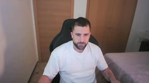iberian_macho online show from December 14, 2025, 12:54 pm