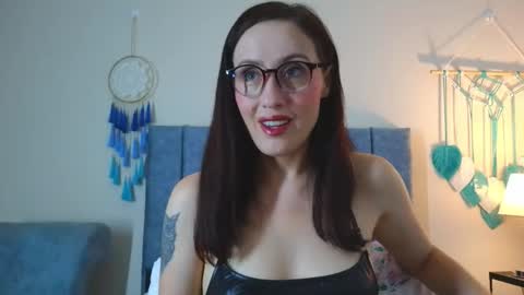 Snapshot of iberianmoonmk chatting on October 26, 2025, 11:16 am Iberian Moon online show from October 26, 2025, 11:16 am