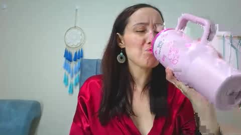 Snapshot of iberianmoonmk chatting on November 7, 2025, 1:33 pm Iberian Moon online show from November 7, 2025, 1:33 pm