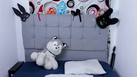 Camila online show from December 3, 2025, 10:08 pm