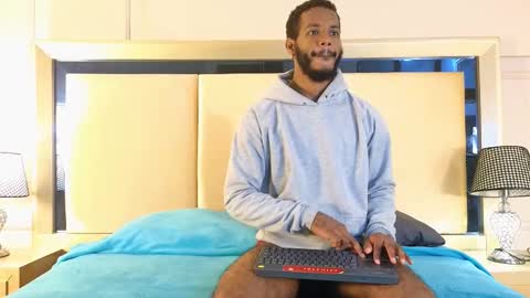 icarovaldez online show from March 3, 2025, 12:48 pm