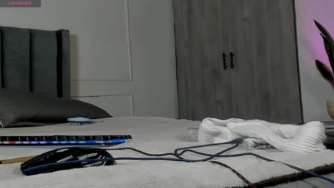 Crystall online show from October 8, 2025, 5:16 am