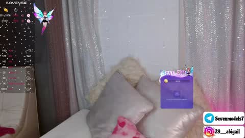 ice_y_abigail online show from December 5, 2024, 12:33 pm