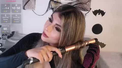 ice_y_abigail online show from October 24, 2025, 12:12 pm