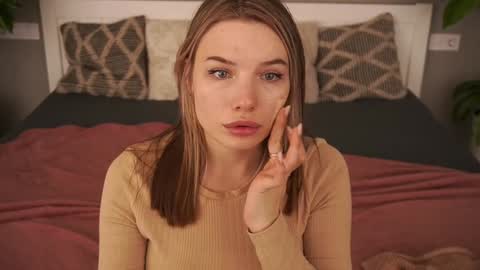 Snapshot of icedanielles chatting on December 8, 2024, 2:19 pm Danielle online show from December 8, 2024, 2:19 pm