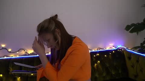 Snapshot of icedanielles chatting on December 9, 2024, 6:46 pm Danielle online show from December 9, 2024, 6:46 pm