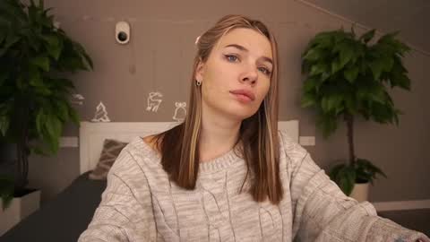 Snapshot of icedanielles chatting on January 2, 2025, 2:46 pm Danielle online show from January 2, 2025, 2:46 pm