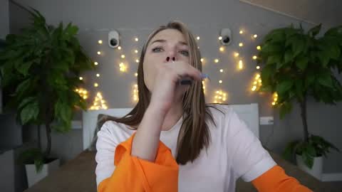 Snapshot of icedanielles chatting on January 7, 2025, 2:19 pm Danielle online show from January 7, 2025, 2:19 pm