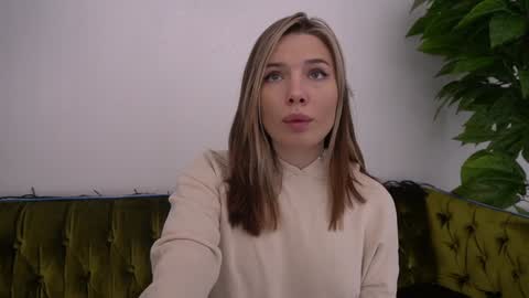 Snapshot of icedanielles chatting on January 9, 2025, 3:34 pm Danielle online show from January 9, 2025, 3:34 pm