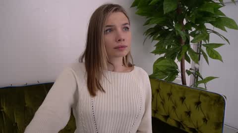 Snapshot of icedanielles chatting on January 12, 2025, 7:42 pm Danielle online show from January 12, 2025, 7:42 pm