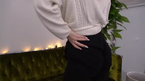 Snapshot of icedanielles chatting on January 13, 2025, 5:33 pm Danielle online show from January 13, 2025, 5:33 pm