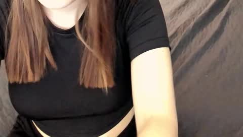 Snapshot of icedanielles chatting on October 13, 2025, 12:49 pm Danielle online show from October 13, 2025, 12:49 pm