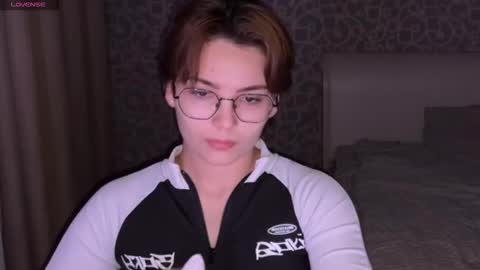 Snapshot of iceeheart chatting on November 12, 2025, 3:23 pm Ksenia online show from November 12, 2025, 3:23 pm