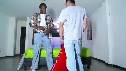 Snapshot of icevermilk chatting on October 1, 2025, 12:55 pm THOMAS AND DAMIAND online show from October 1, 2025, 12:55 pm