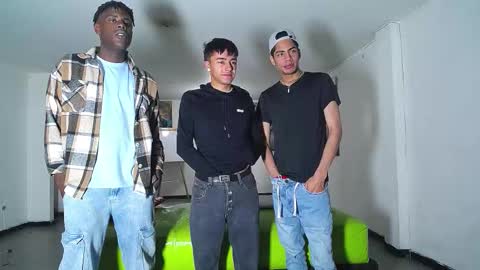 Snapshot of icevermilk chatting on October 11, 2025, 12:47 pm THOMAS AND DAMIAND online show from October 11, 2025, 12:47 pm