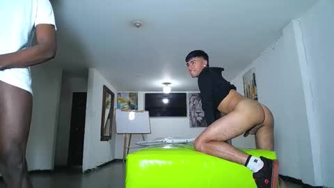 Snapshot of icevermilk chatting on October 17, 2025, 12:52 pm THOMAS AND DAMIAND online show from October 17, 2025, 12:52 pm