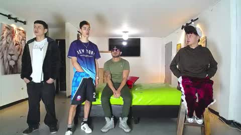 THOMAS AND DAMIAND online show from November 17, 2025, 12:44 pm