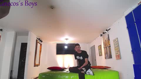 THOMAS AND DAMIAND online show from February 8, 2026, 1:47 pm