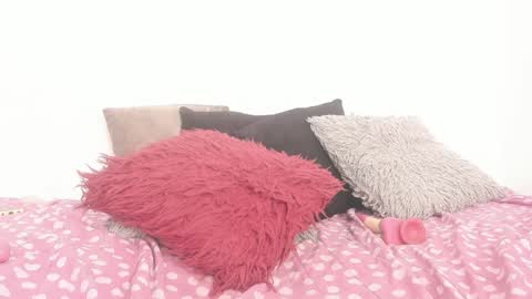IckyXo online show from December 8, 2024, 2:19 pm