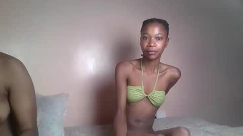 icyberry_ online show from February 2, 2026, 1:21 pm