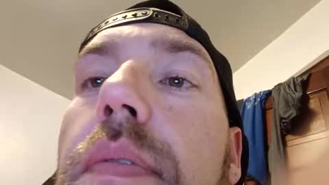 Snapshot of icyfucktoy chatting on October 24, 2025, 1:57 am icyfucktoy online show from October 24, 2025, 1:57 am