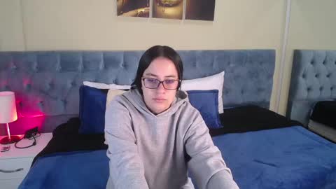 Icy online show from December 12, 2024, 11:40 am