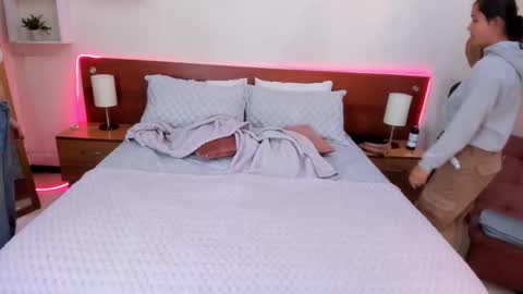 Snapshot of icysweetcam chatting on October 7, 2025, 10:23 am Icy online show from October 7, 2025, 10:23 am