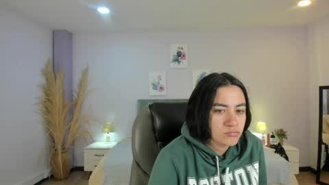 Snapshot of icysweetcam chatting on June 6, 2026, 11:59 am Icy online show from June 6, 2026, 11:59 am