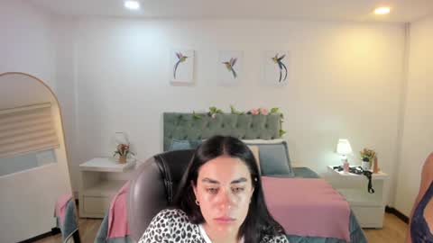 Snapshot of icysweetcam chatting on June 26, 2026, 11:36 am Icy online show from June 26, 2026, 11:36 am