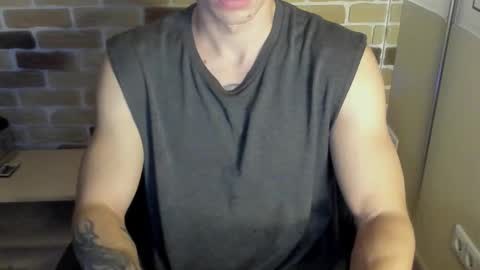 Snapshot of idkiww chatting on September 26, 2025, 8:35 pm yo online show from September 26, 2025, 8:35 pm