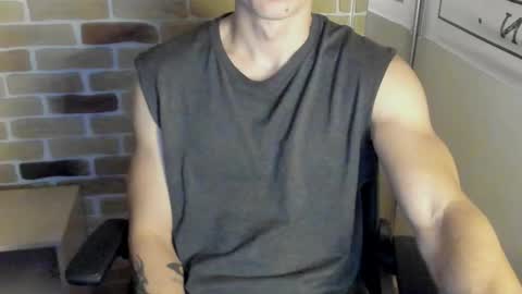 Snapshot of idkiww chatting on October 5, 2025, 7:45 pm yo online show from October 5, 2025, 7:45 pm