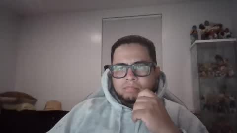 idoyourmom online show from November 18, 2025, 4:06 am