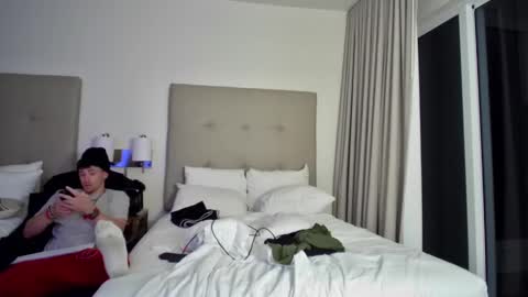 Amiri Roue online show from December 13, 2024, 11:02 am