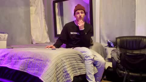 Amiri Roue online show from December 22, 2024, 5:34 am