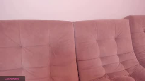 Snapshot of ihaveasecret_ chatting on December 8, 2024, 9:57 am Alice online show from December 8, 2024, 9:57 am