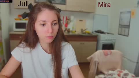 Julia and Mira online show from January 7, 2025, 7:59 pm
