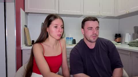 Snapshot of ihavepaws33 chatting on September 17, 2025, 5:58 pm Julia and Mira online show from September 17, 2025, 5:58 pm