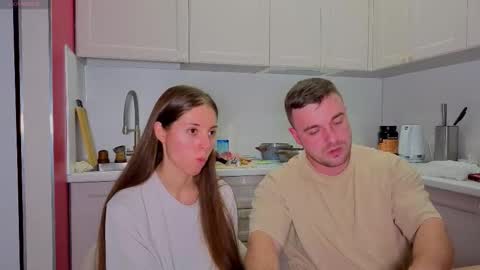 Snapshot of ihavepaws33 chatting on September 25, 2025, 5:05 pm Julia and Mira online show from September 25, 2025, 5:05 pm