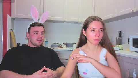 Snapshot of ihavepaws33 chatting on October 31, 2025, 7:59 pm Julia and Mira online show from October 31, 2025, 7:59 pm