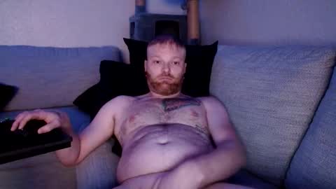 Snapshot of iheartpenguins chatting on December 17, 2025, 8:20 am pattttt online show from December 17, 2025, 8:20 am