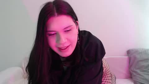 Vella online show from September 27, 2025, 9:25 am