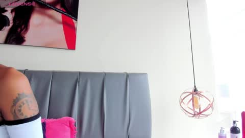 Isabella online show from June 9, 2026, 12:39 pm