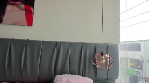 Isabella online show from July 9, 2026, 12:31 pm