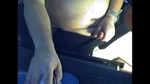 ikissuuuu online show from October 2, 2025, 2:35 pm