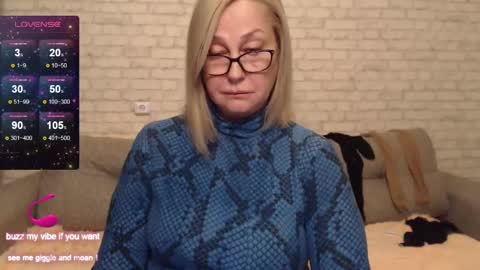 IlariaCetoi online show from January 6, 2025, 1:19 pm