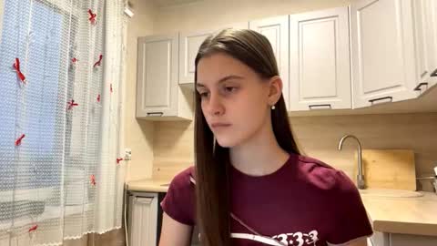 Sophie online show from March 10, 2026, 12:10 pm