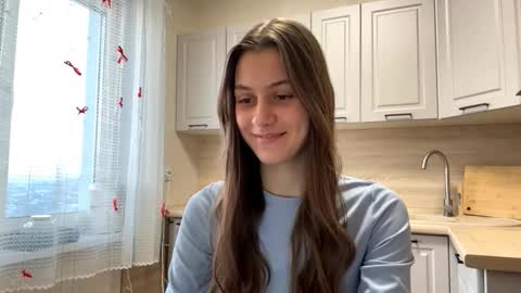 Sophie online show from March 17, 2026, 12:08 pm