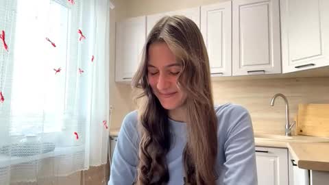 Sophie online show from March 19, 2026, 10:52 am