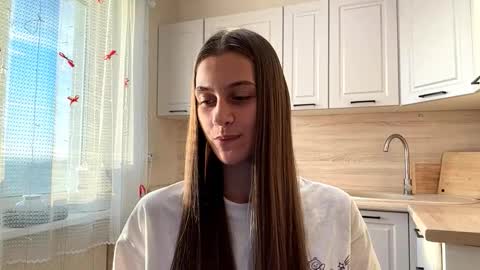 Sophie online show from March 25, 2026, 12:00 pm