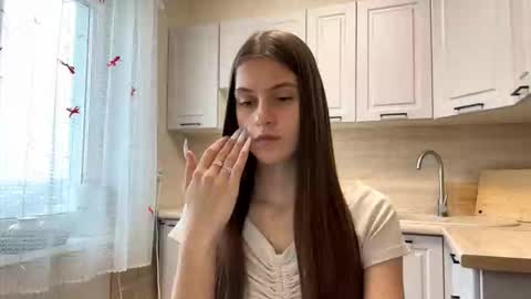 Sophie online show from March 26, 2026, 9:04 am